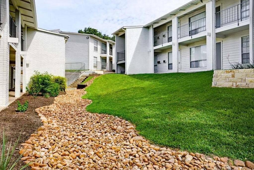 Soco Chic Apartment Suites Close To Downtown Austin Dış mekan fotoğraf